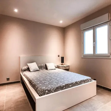 Apartmán 2 Pieces Tout Equipe Balcon Et Parking Proche Centre 5